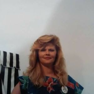 Meet your Posher, Debbie